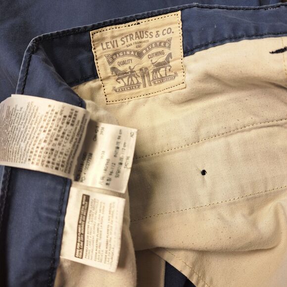 Levis Navy Blue Chino SHORTS MENS SIZE 38 Standard Bermuda Zip Fly Mid Rise - Picture 4 of 5